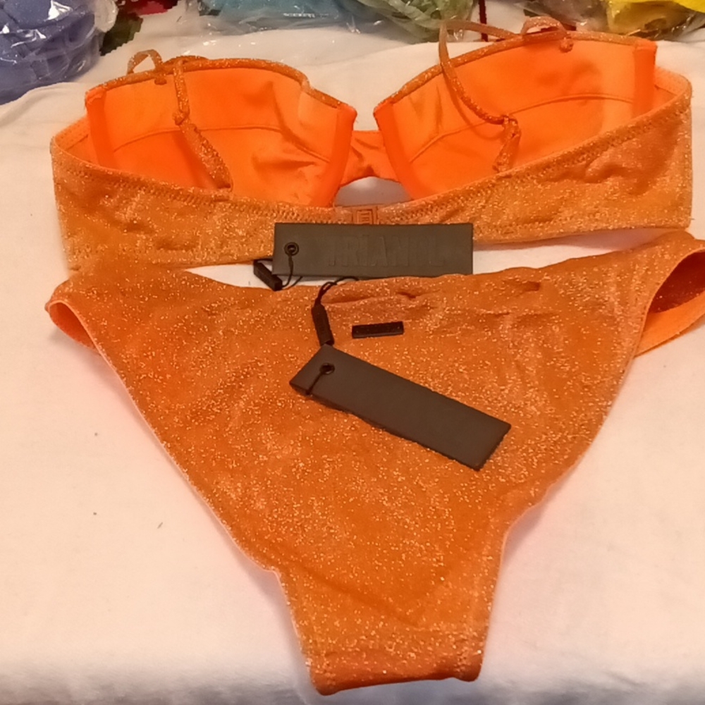 Triangl - Picture 2 of 2